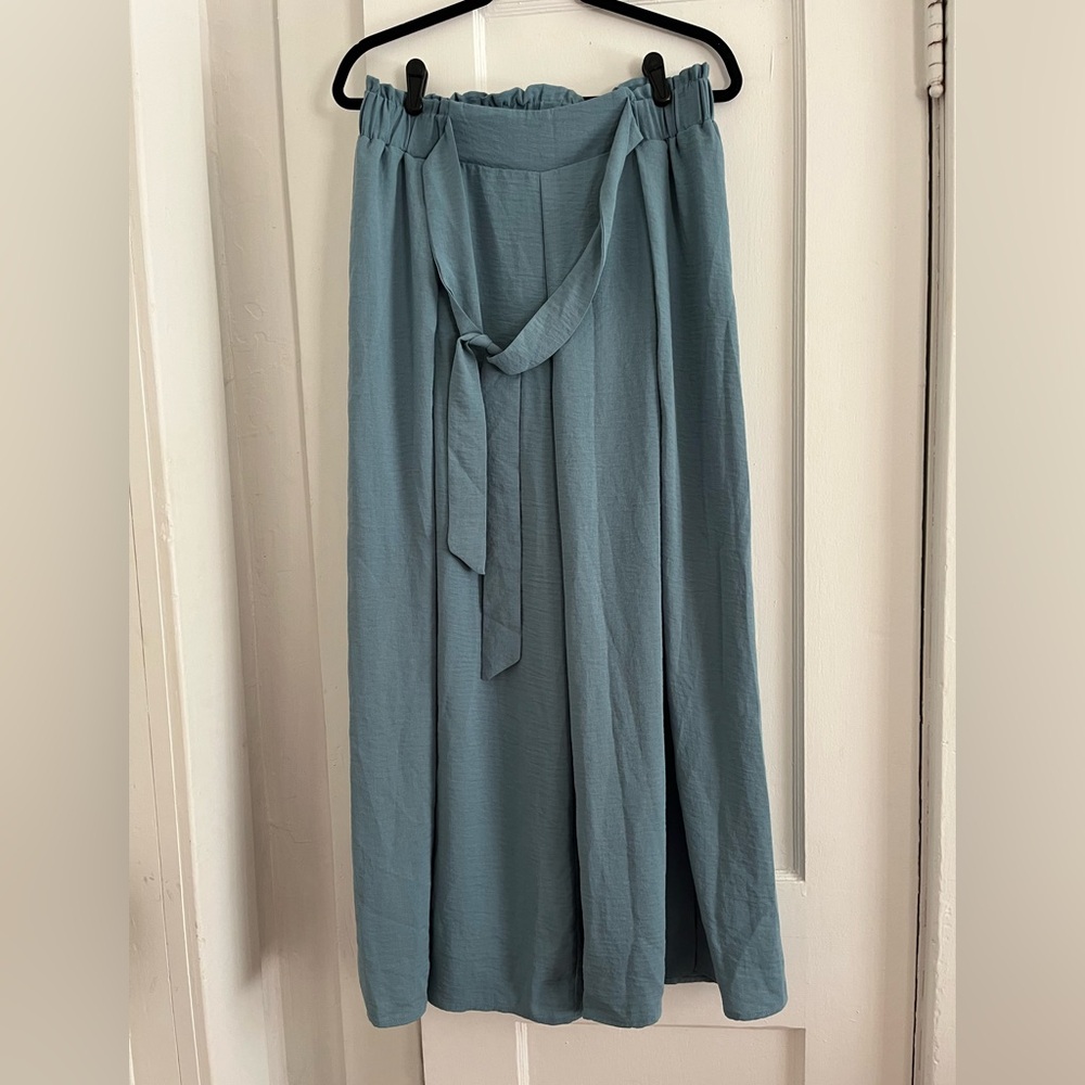 HALARA Elegant Teal Flair Leg Pants